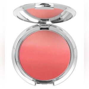 NIB IT Cosmetics CC+ Radiance
Ombre Blush Color Correct Anti Aging
Coral Flush